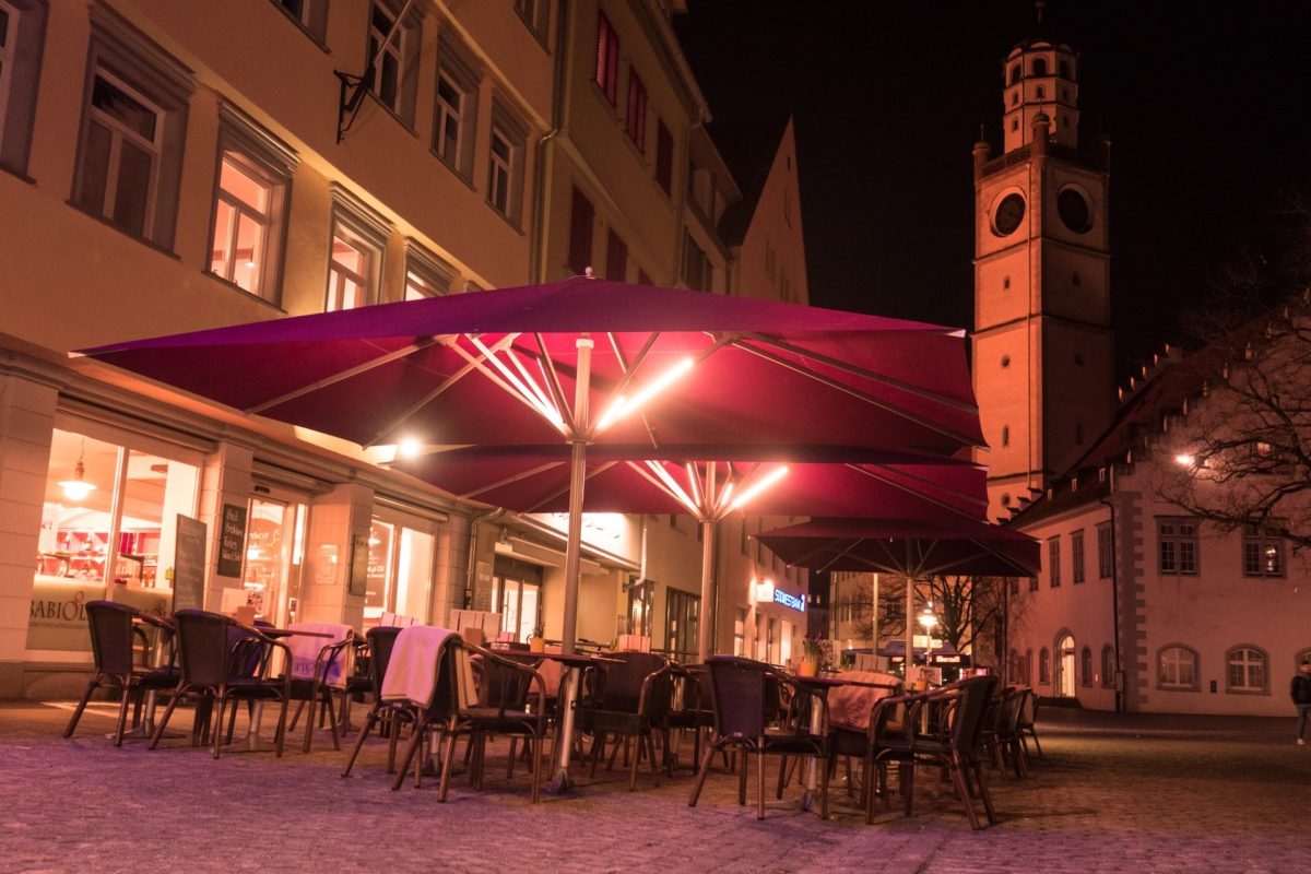 lume1-sonnenschirmbeleuchtung