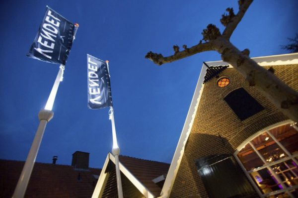 Flaglight bei Nacht