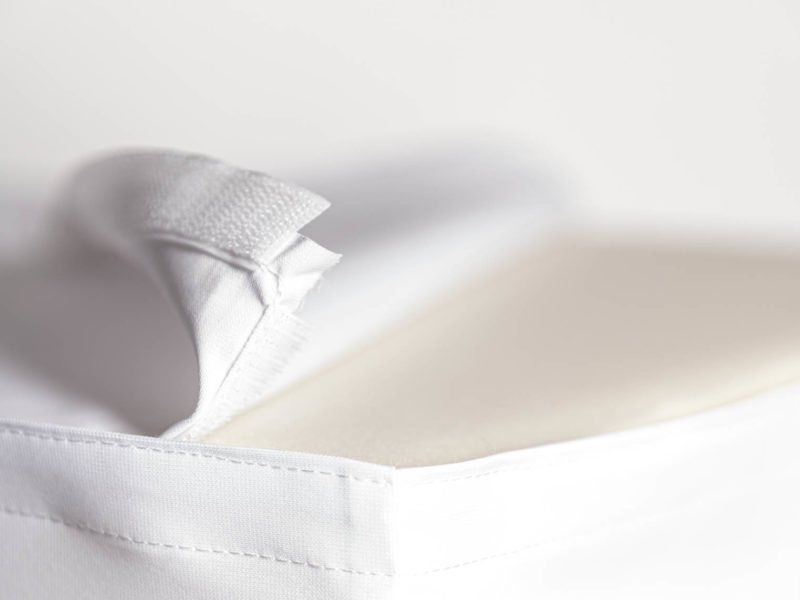 Sitzwürfel mit abziehbarem Bezug