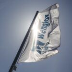 Fahnenmast DarkGray vor der Sonne