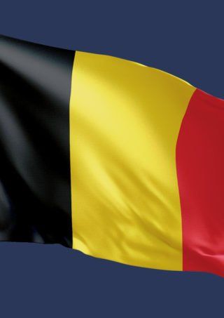 Freiwehende Belgische Nationalfahne im Querformat