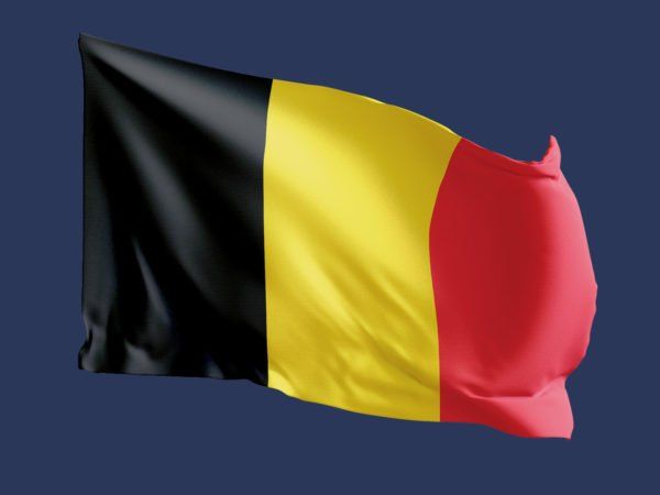 Freiwehende Belgische Nationalfahne im Querformat