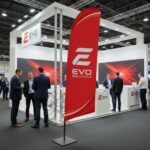 Beachflag in rot mit Bodenplatte